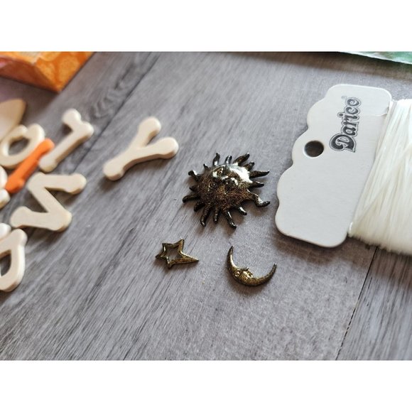 3D Lot Scrapbook Embellishments Ribbons Petals Feathers Flowers Retired NEW #49 - Picture 12 of 14